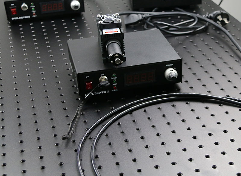 850nm 700mW IR 섬유 결합 레이저 연구실 레이저 소스 시스템